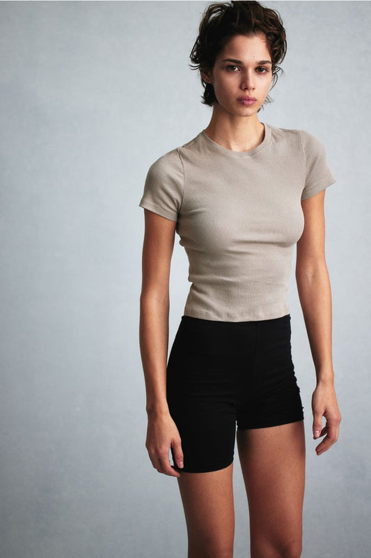 Women's  Crew neck. simple. fitted short sleeves